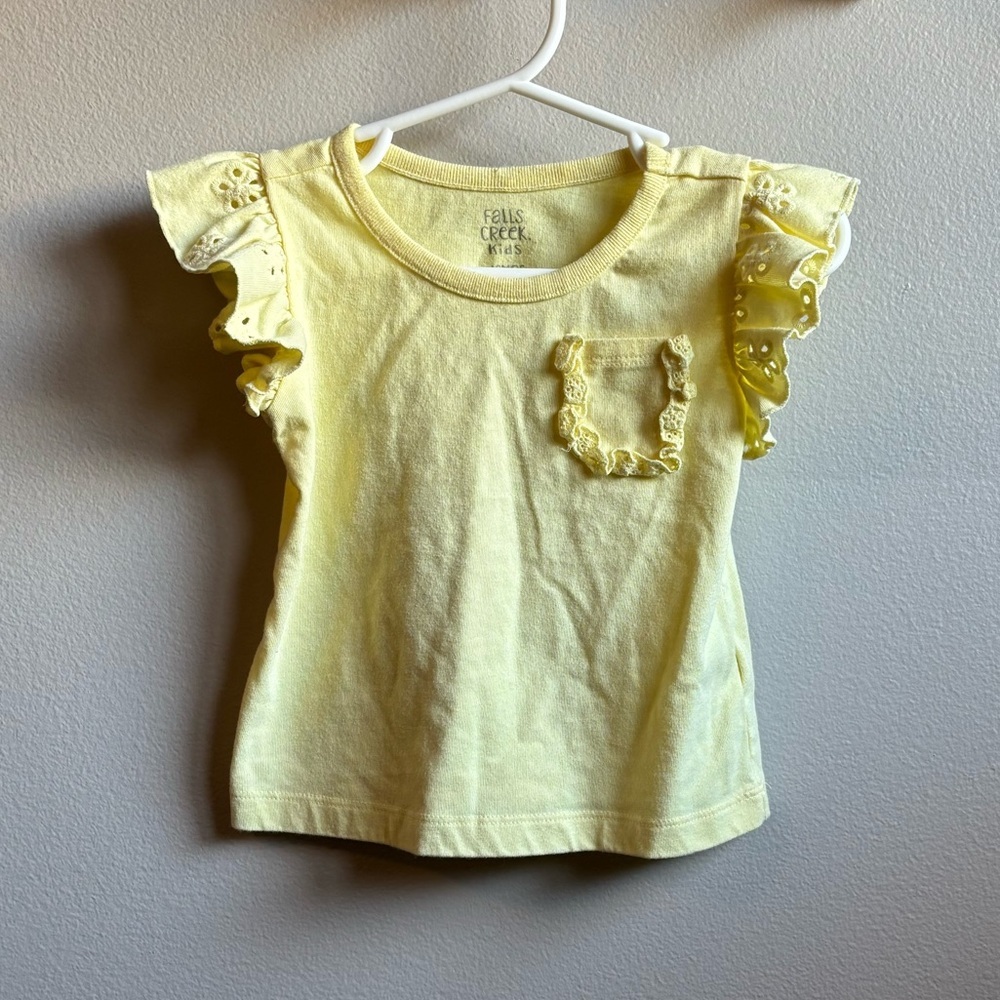Yellow short-sleeved girl's top